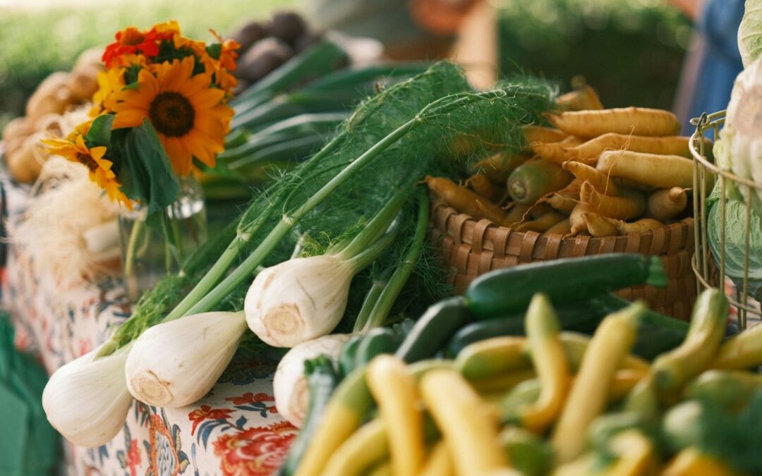 How Eating Local and Seasonal Food Benefits Your Health and Community